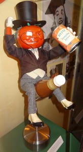 Aristocratic tomato figure for Heinz
